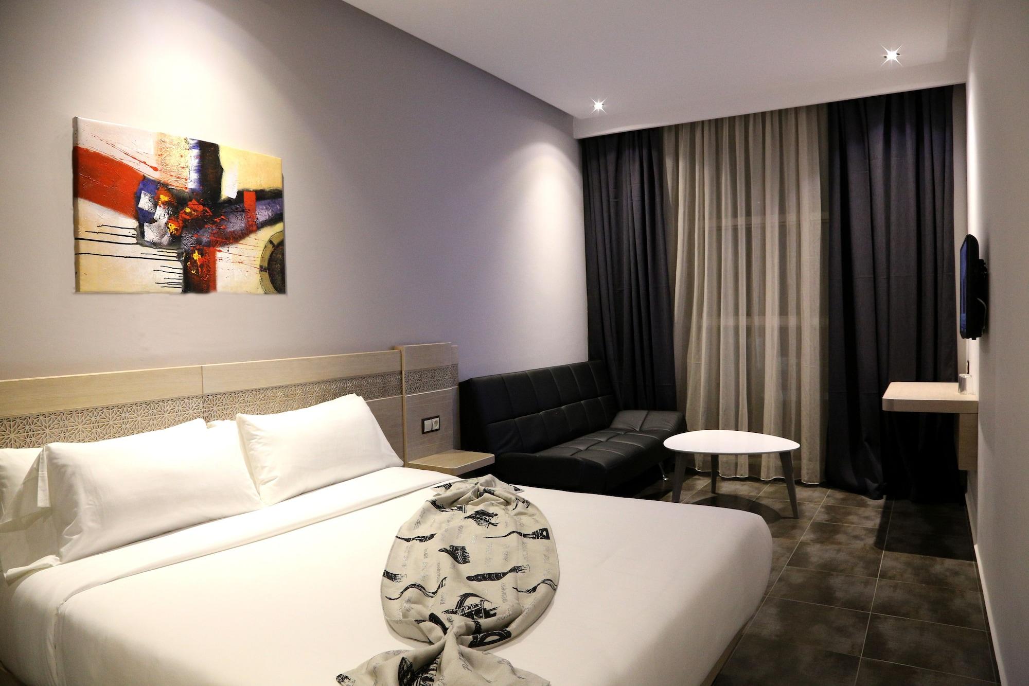 Hotel A44 3*