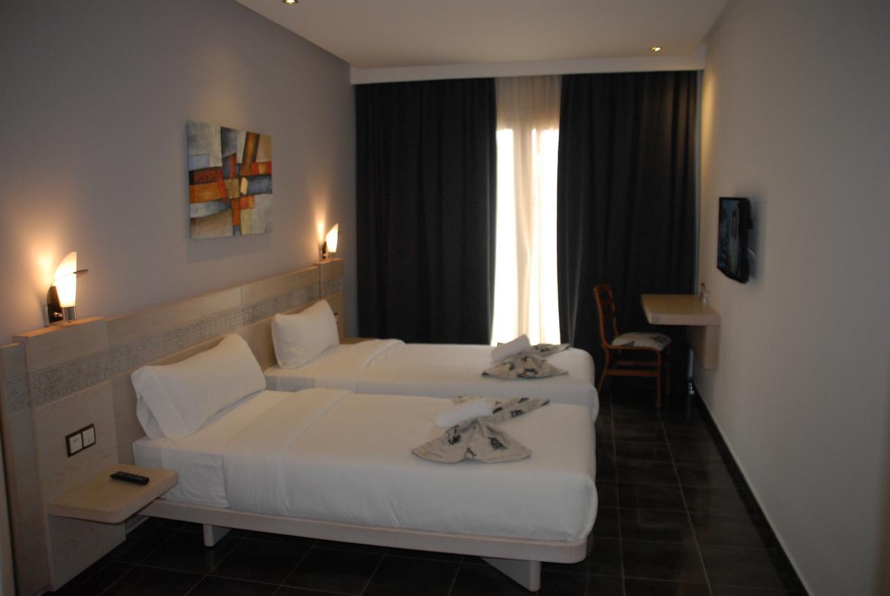 Hotel A44 3*